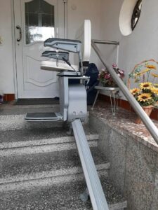 Gerader Außenlift (Gebraucht, Lifta) - Gebrauchte Treppenlifte