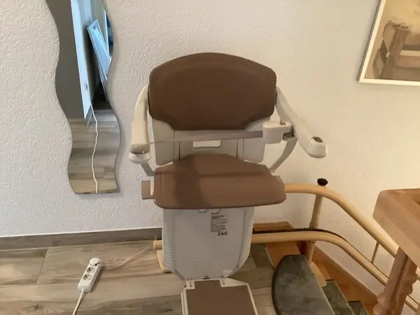 Treppenlift gebraucht mieten in Wolkenstein