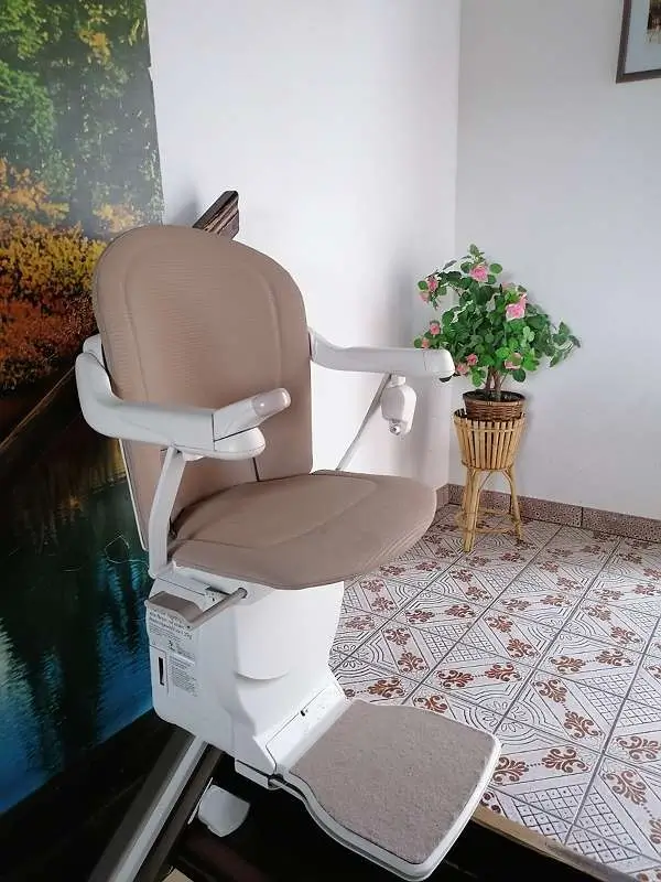 Treppenlift gerade Treppe in Kinsau